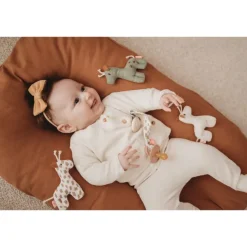 Kikadu Little Rattle Giraffe Olive